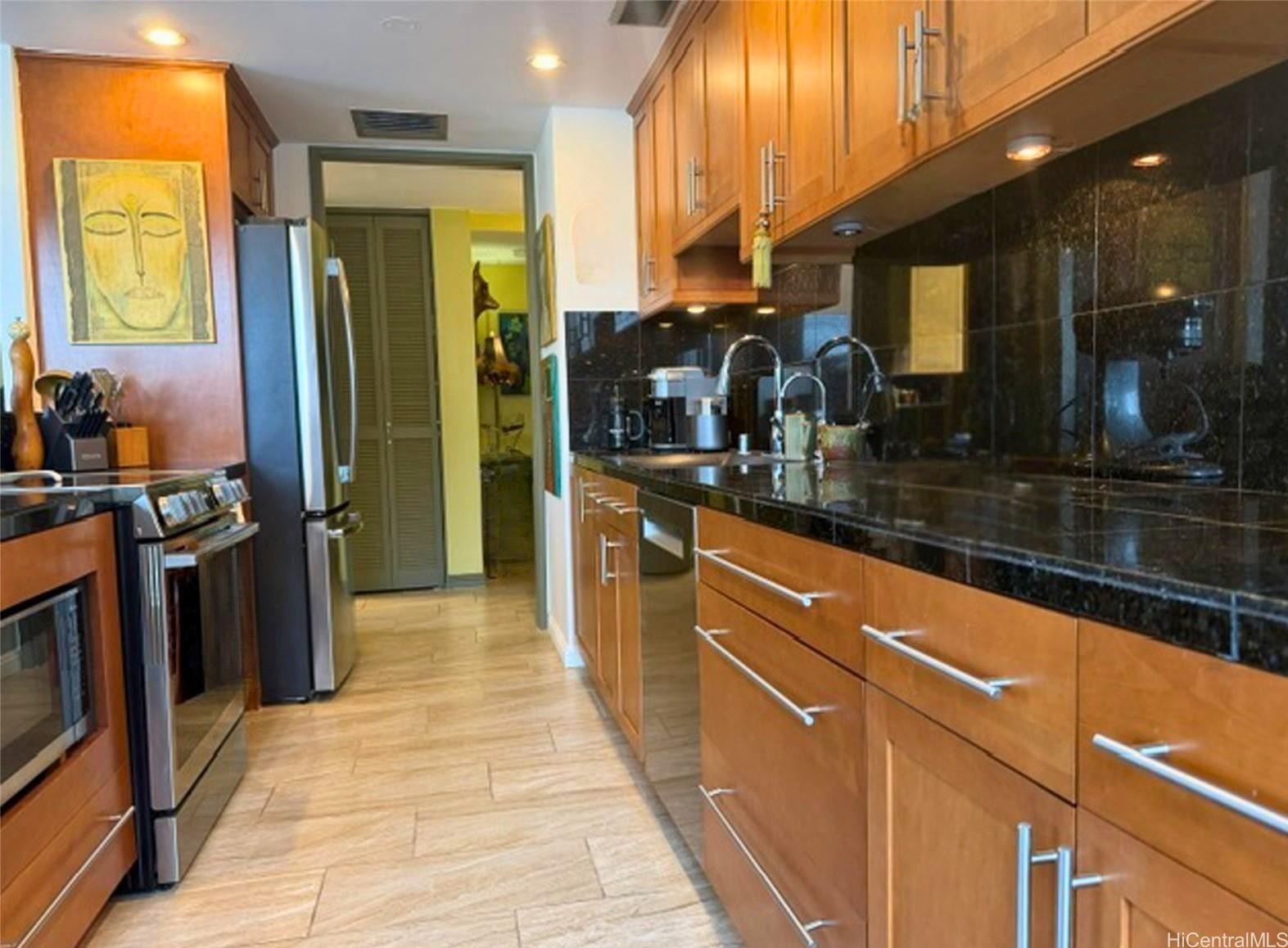 700 Richards Street  Unit 706