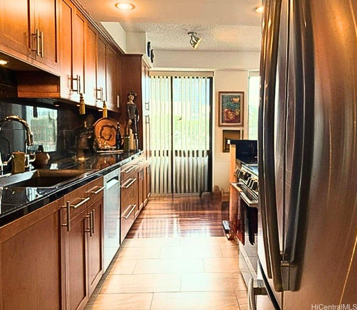 700 Richards Street  Unit 706
