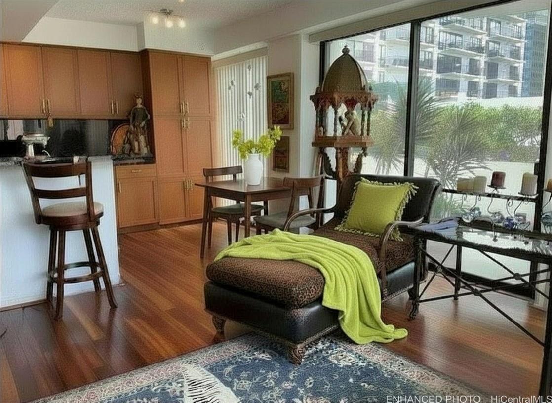 700 Richards Street  Unit 706