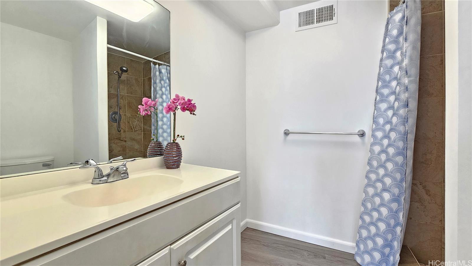 2333 Kapiolani Boulevard  Unit 2102