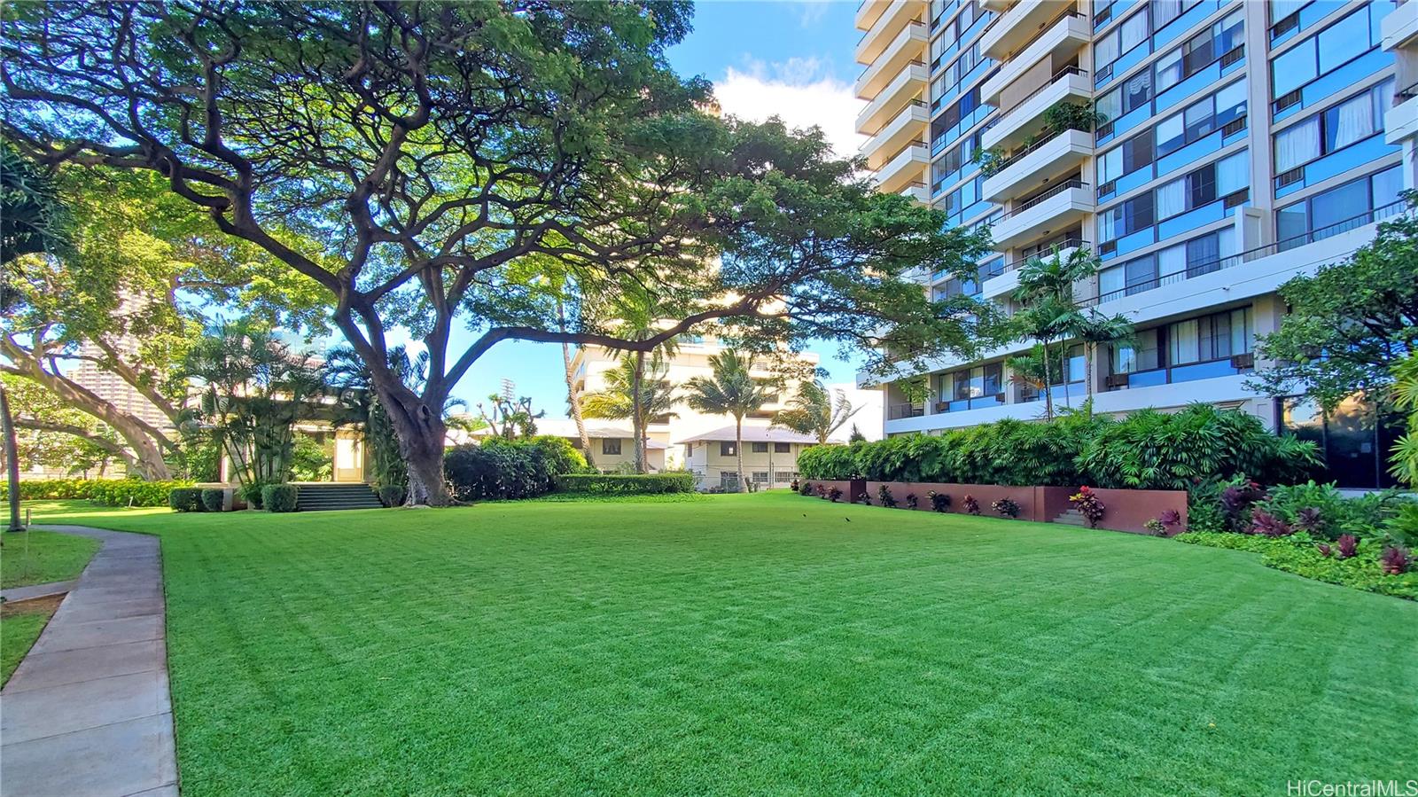 2333 Kapiolani Boulevard  Unit 2102