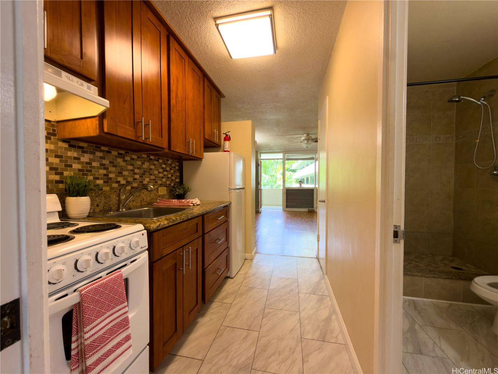 425 Ena Road C202