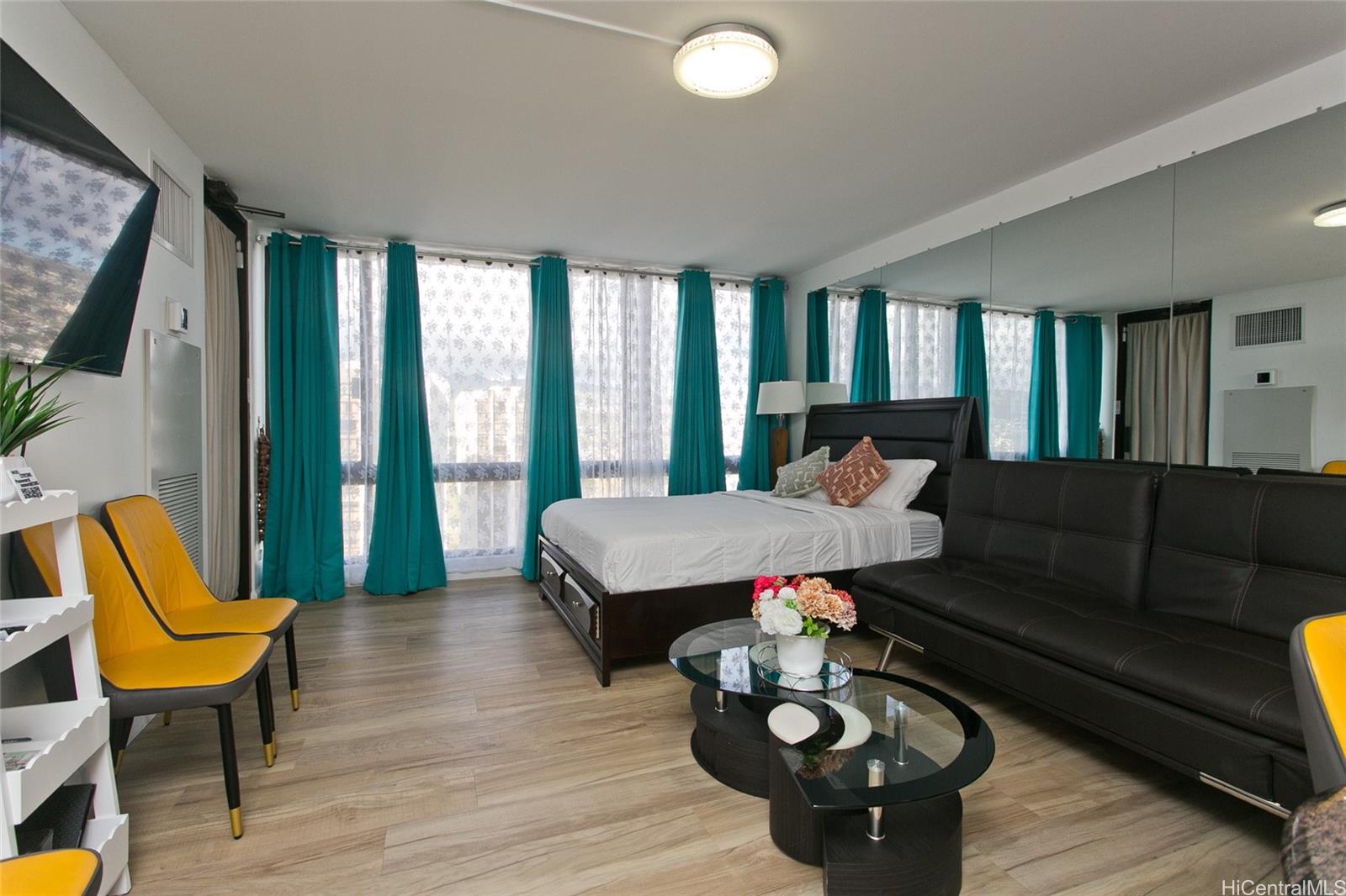 229 Paoakalani Avenue 2305