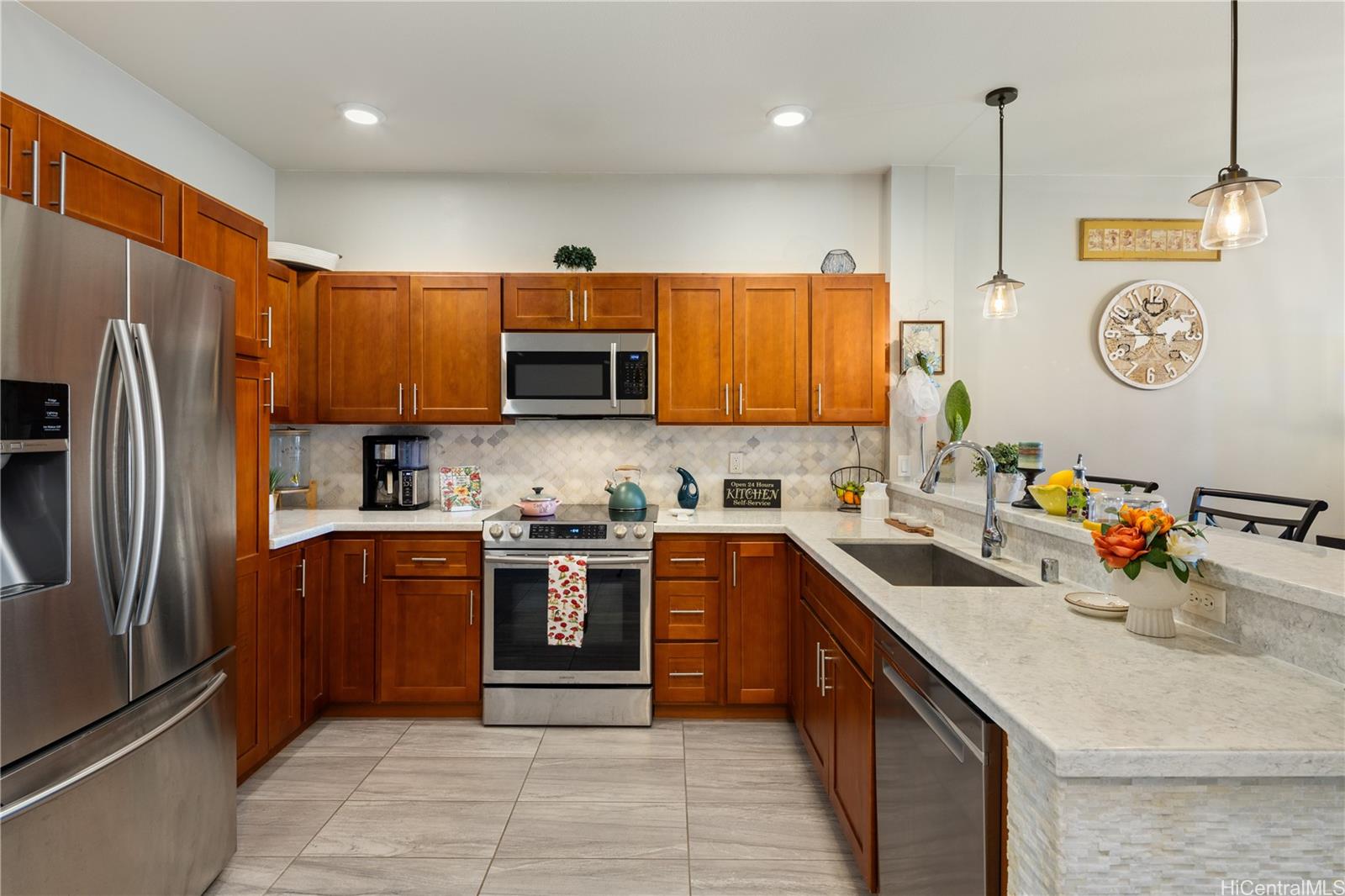840 Kakala Street 504