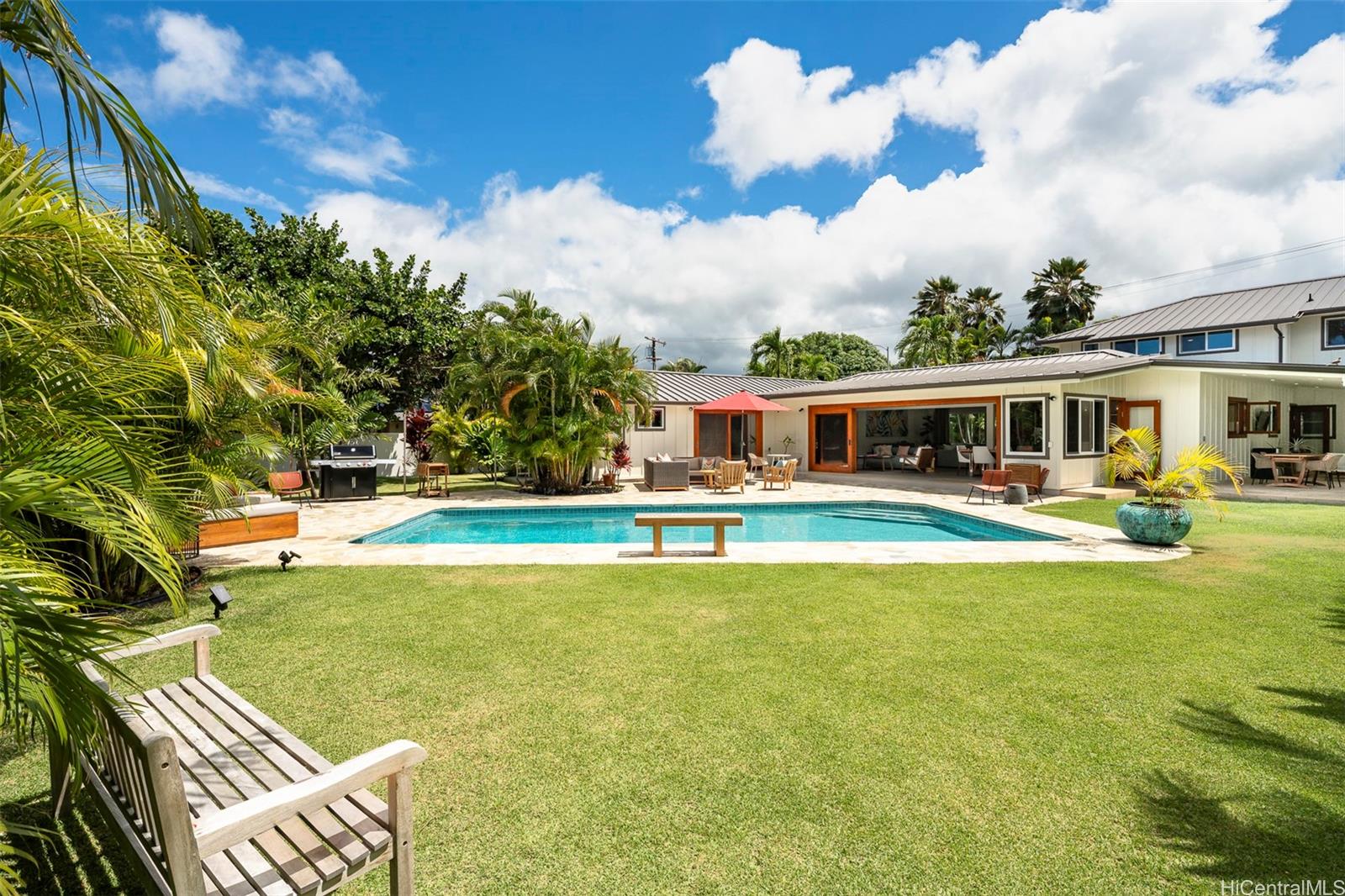 Photo 19 of 25
