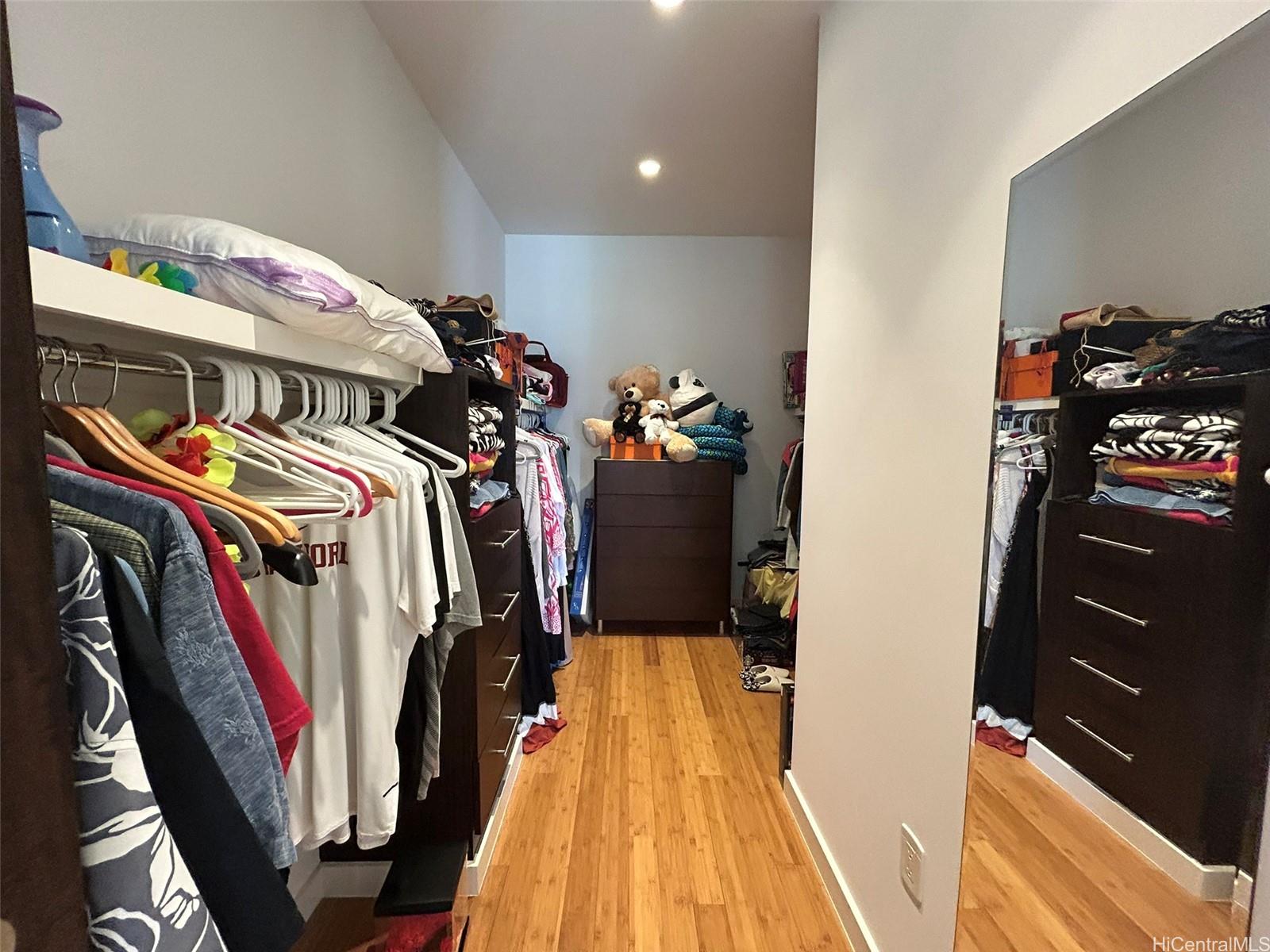 Photo 12 of 25