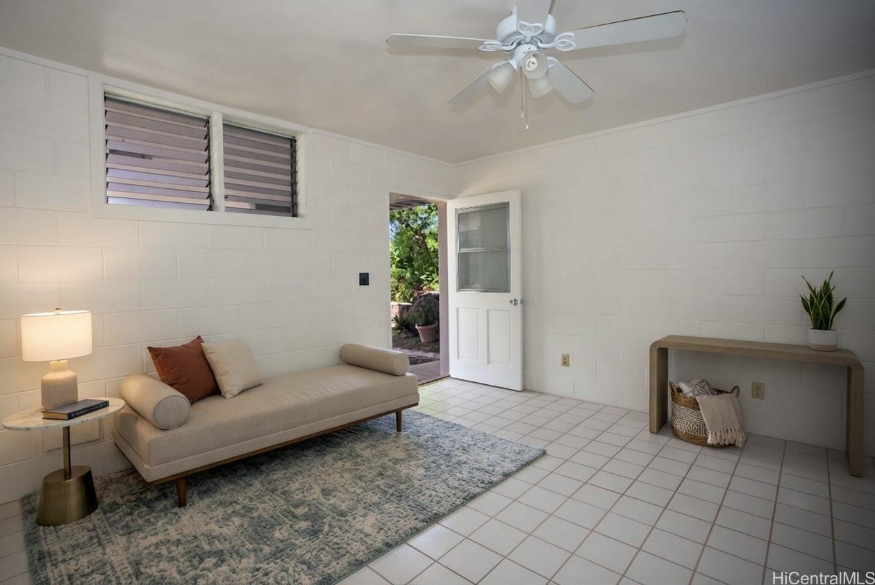 5864 Kalanianaole Highway  Unit B