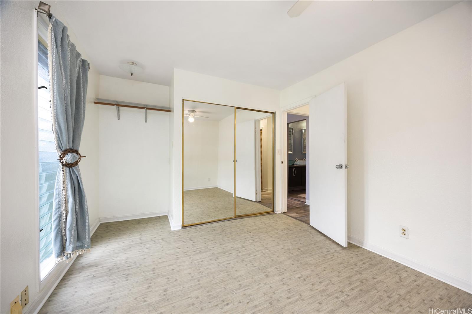 51-015 Lau Place