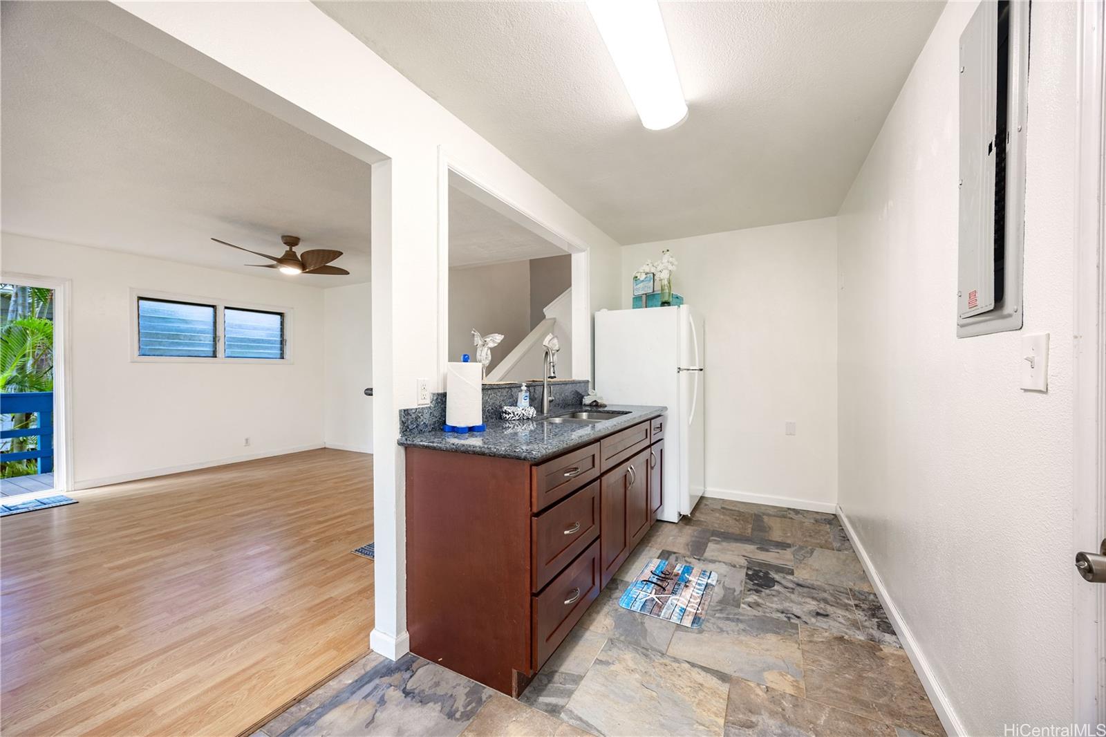 51-015 Lau Place