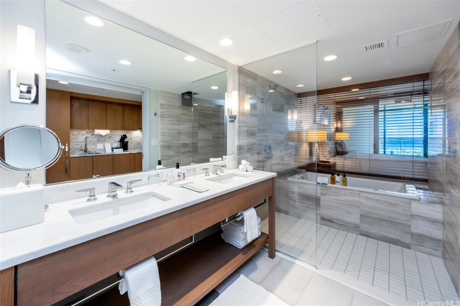 2139 Kuhio Avenue  Unit 2109