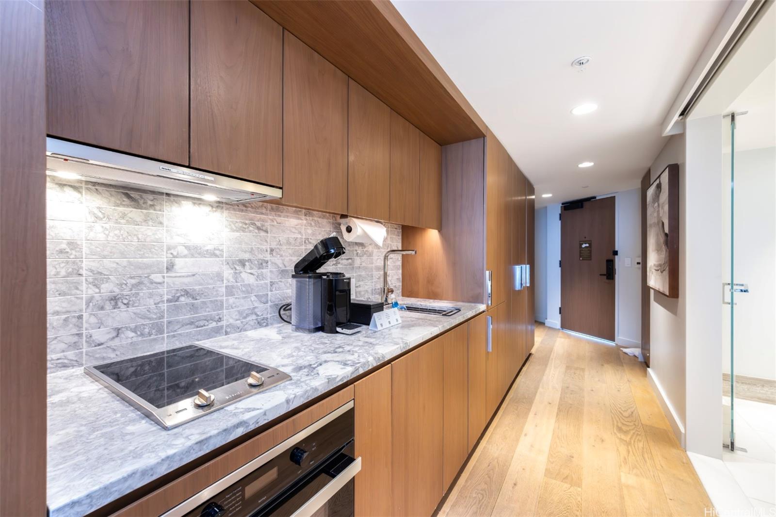 2139 Kuhio Avenue  Unit 2109