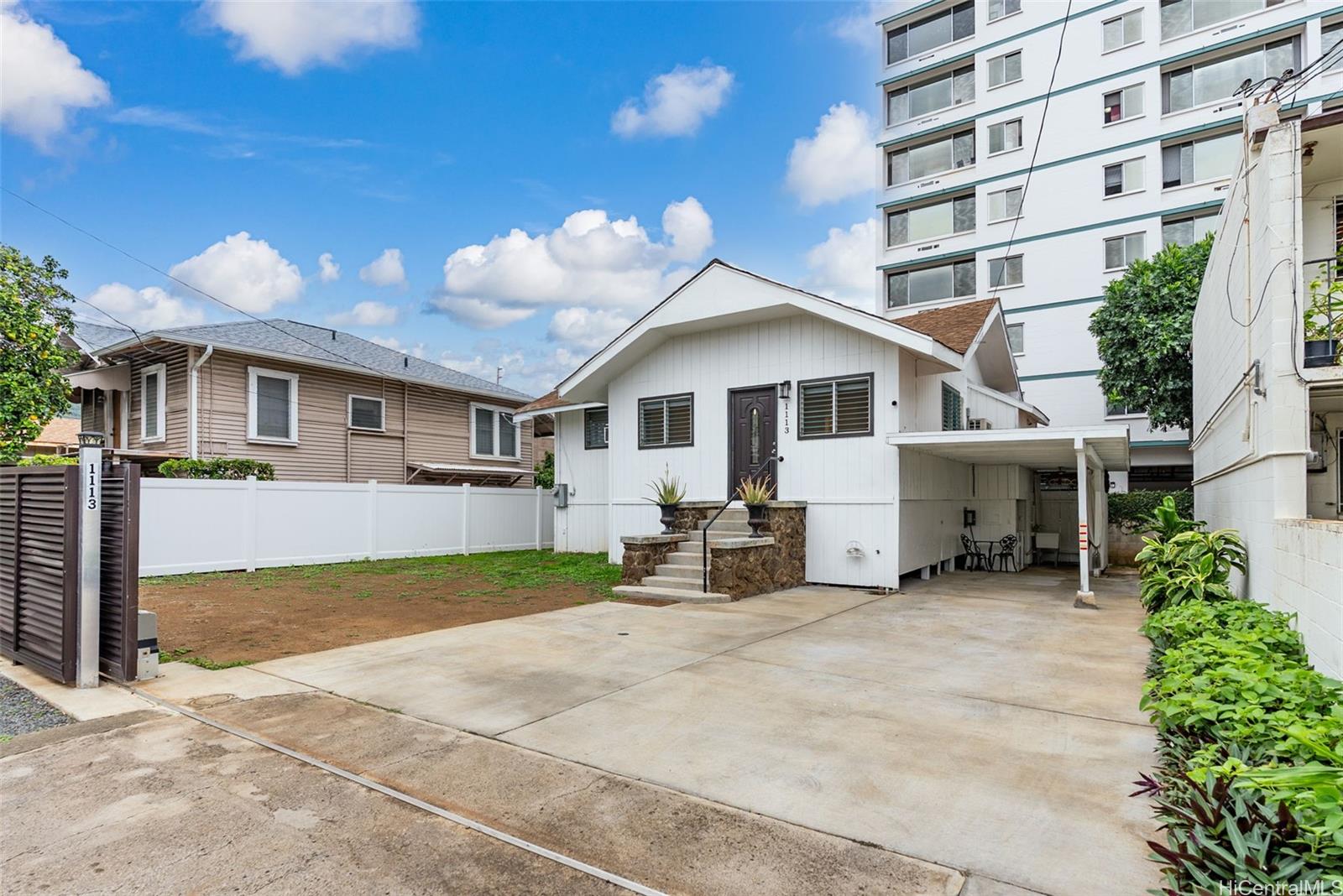 1113 Villa Lane