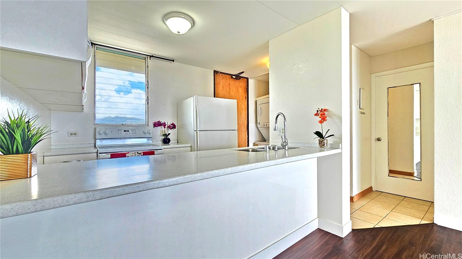 98-99 Uao Place 2509