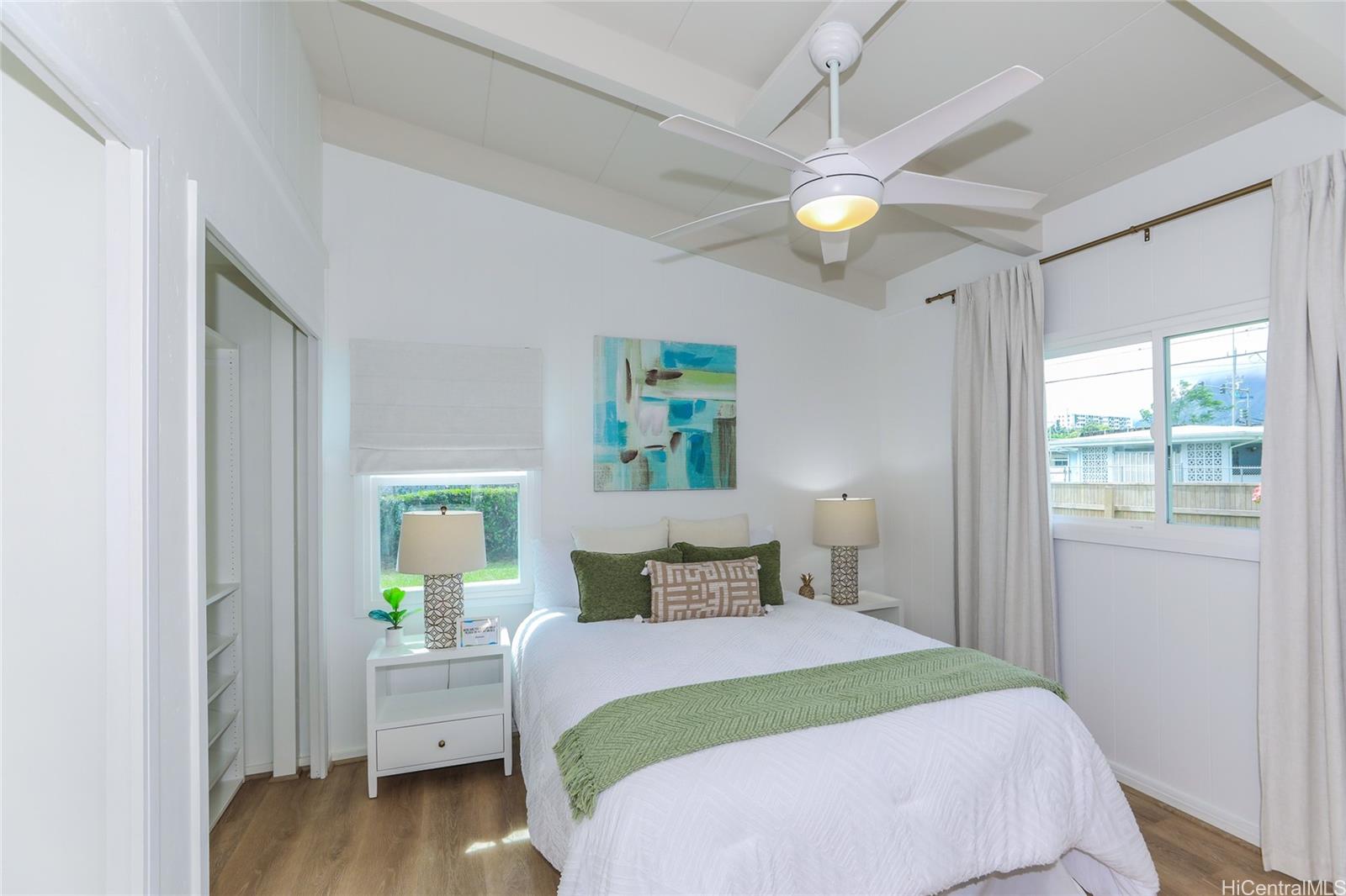 Photo 12 of 25