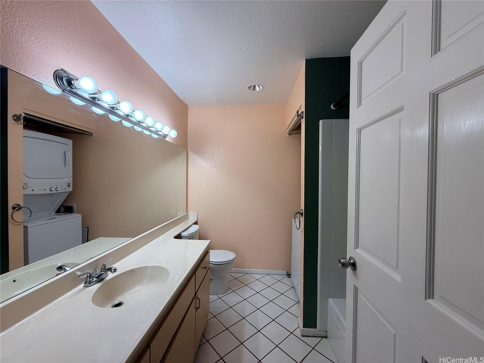 95-270 Waikalani Drive  Unit C204