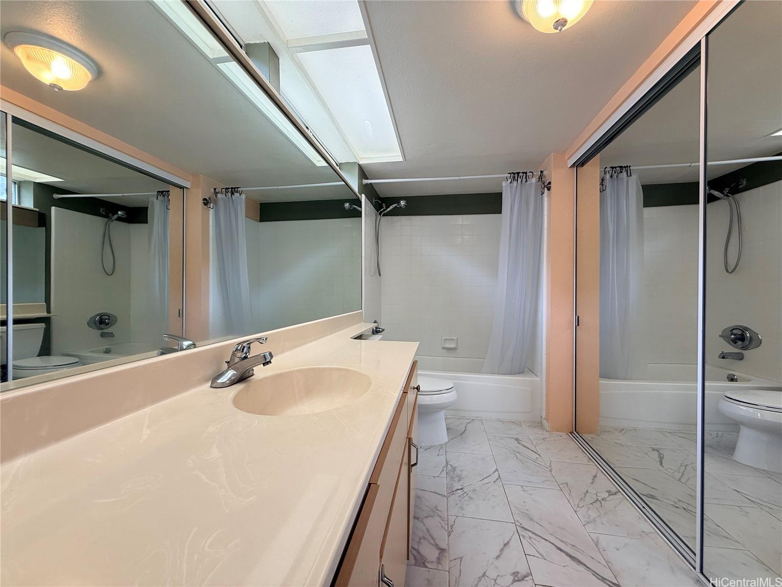 95-270 Waikalani Drive  Unit C204