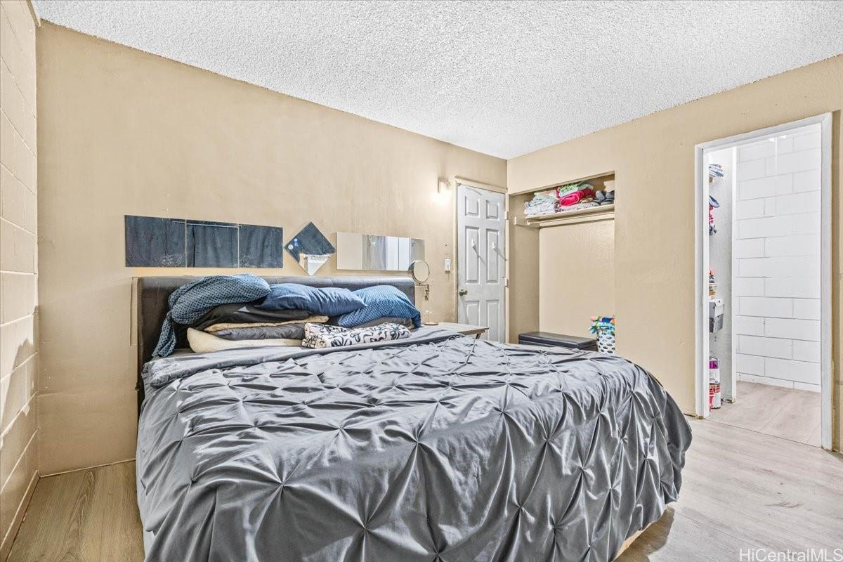 Photo 13 of 25