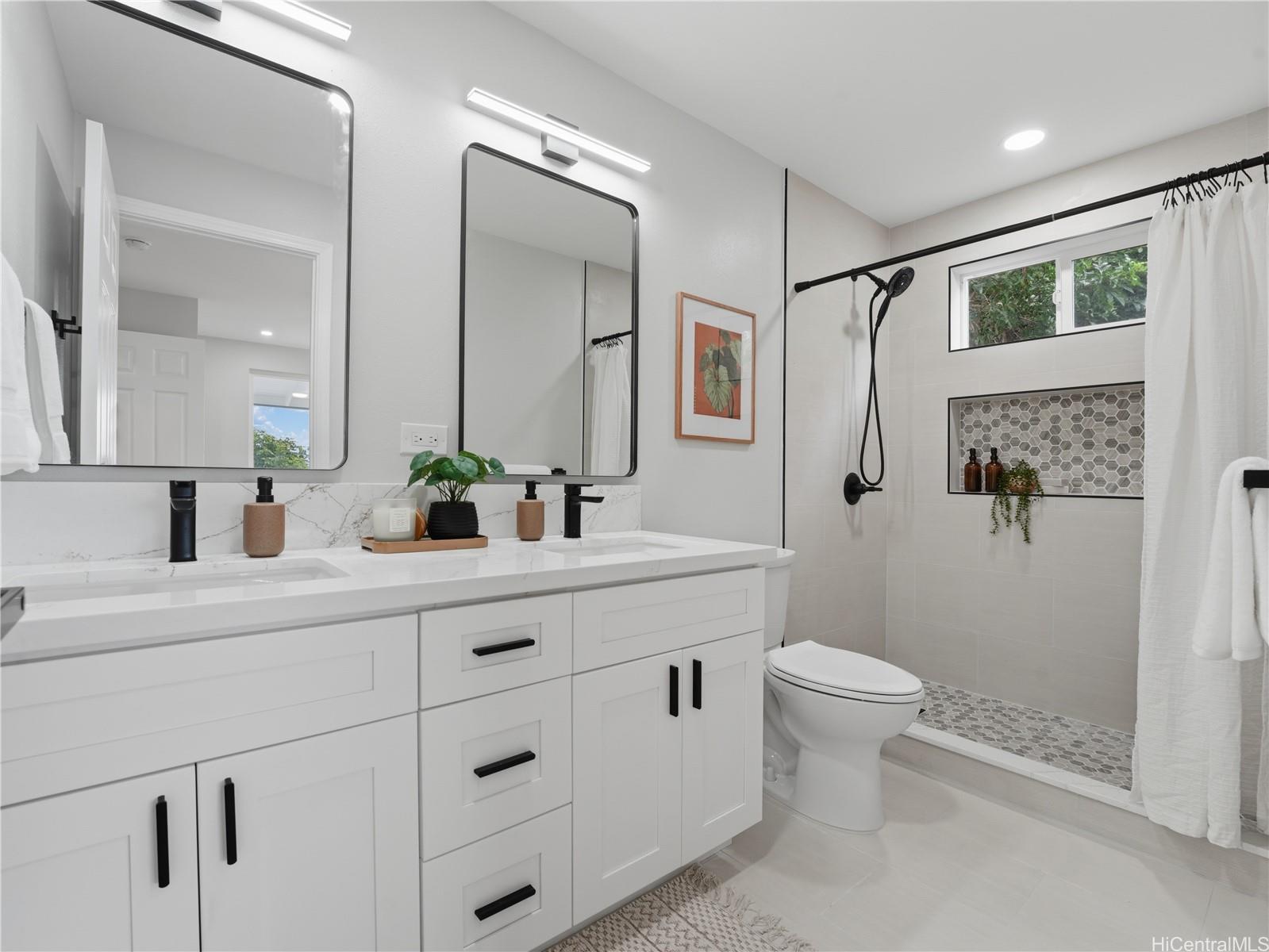 Photo 14 of 25