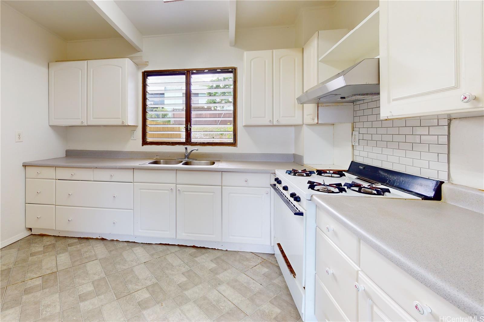 87-209 Helelua Street  Unit 3
