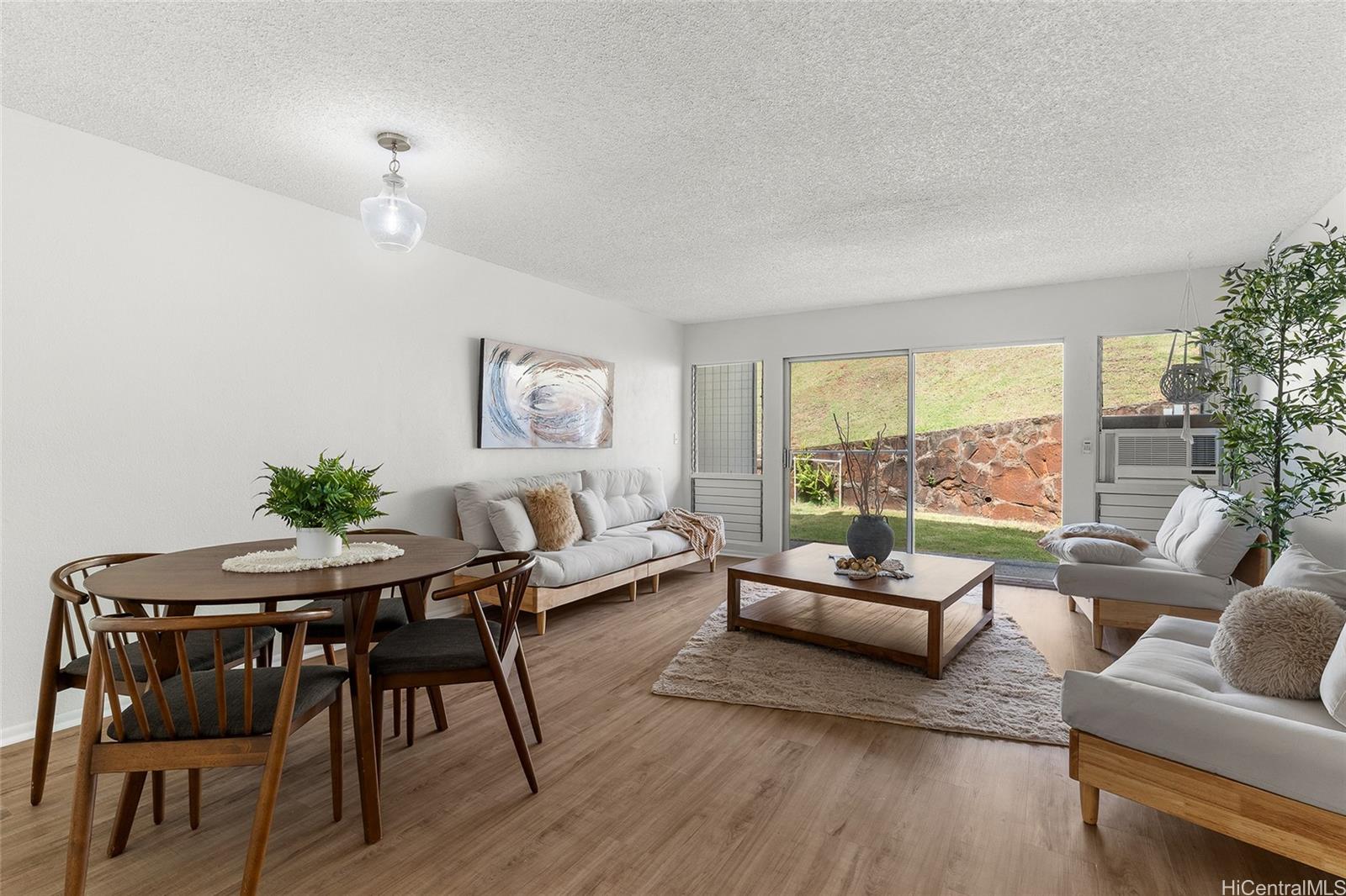 98-1485 Kaahumanu Street E136