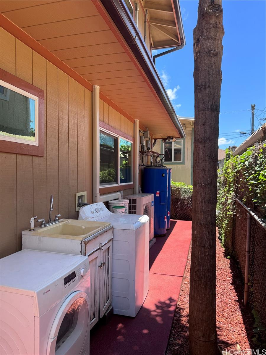 Photo 3 of 20