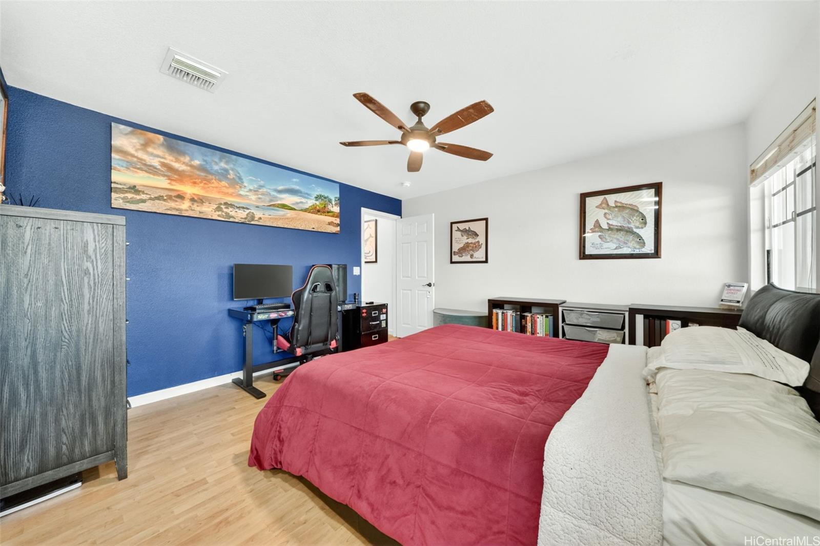 Photo 14 of 25