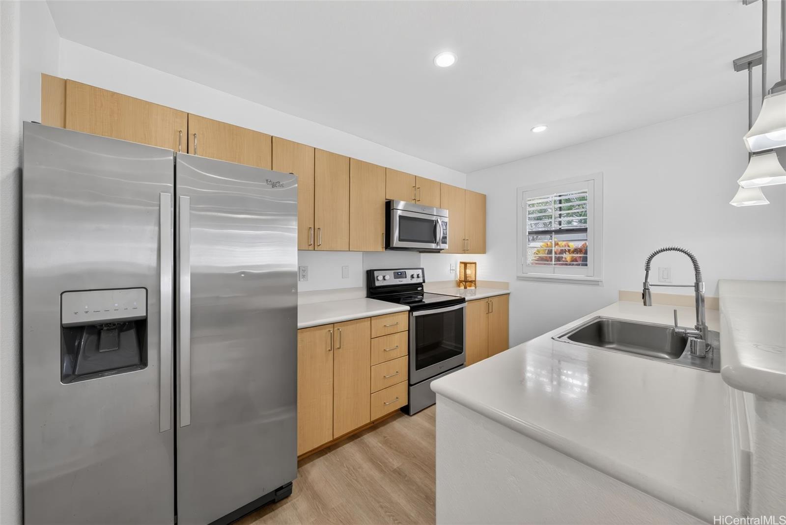 95-937 Ukuwai Street  Unit 806