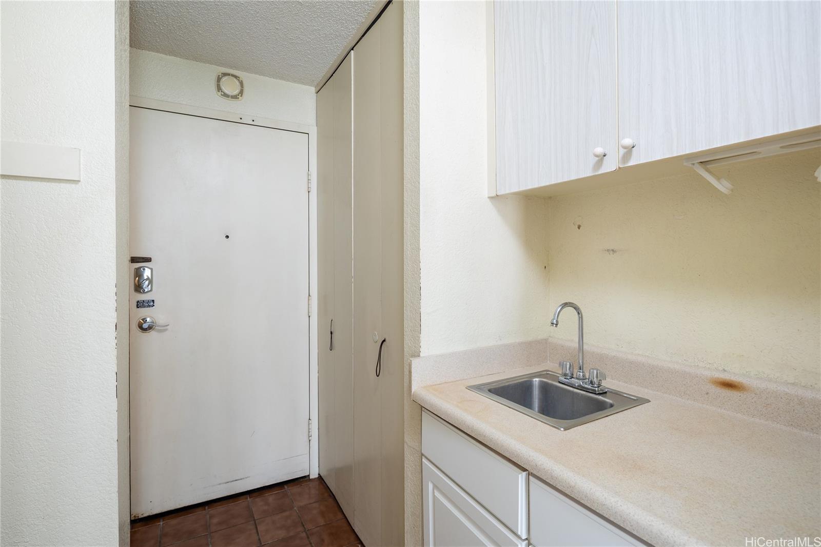 1920 Ala Moana Boulevard  Unit 908