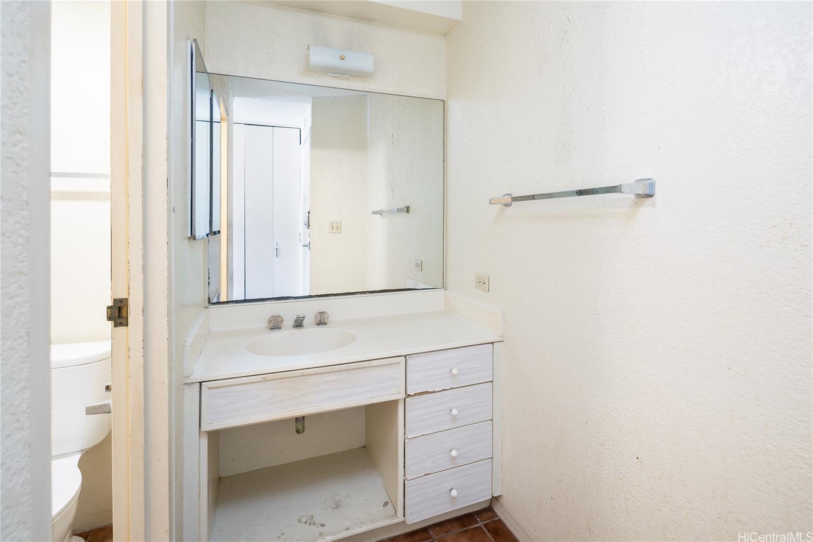 1920 Ala Moana Boulevard  Unit 908