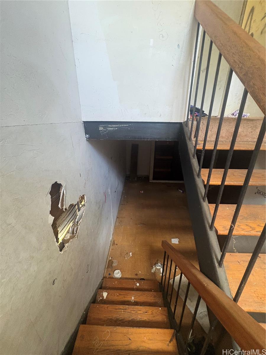 87-213 Helelua Street  Unit 1