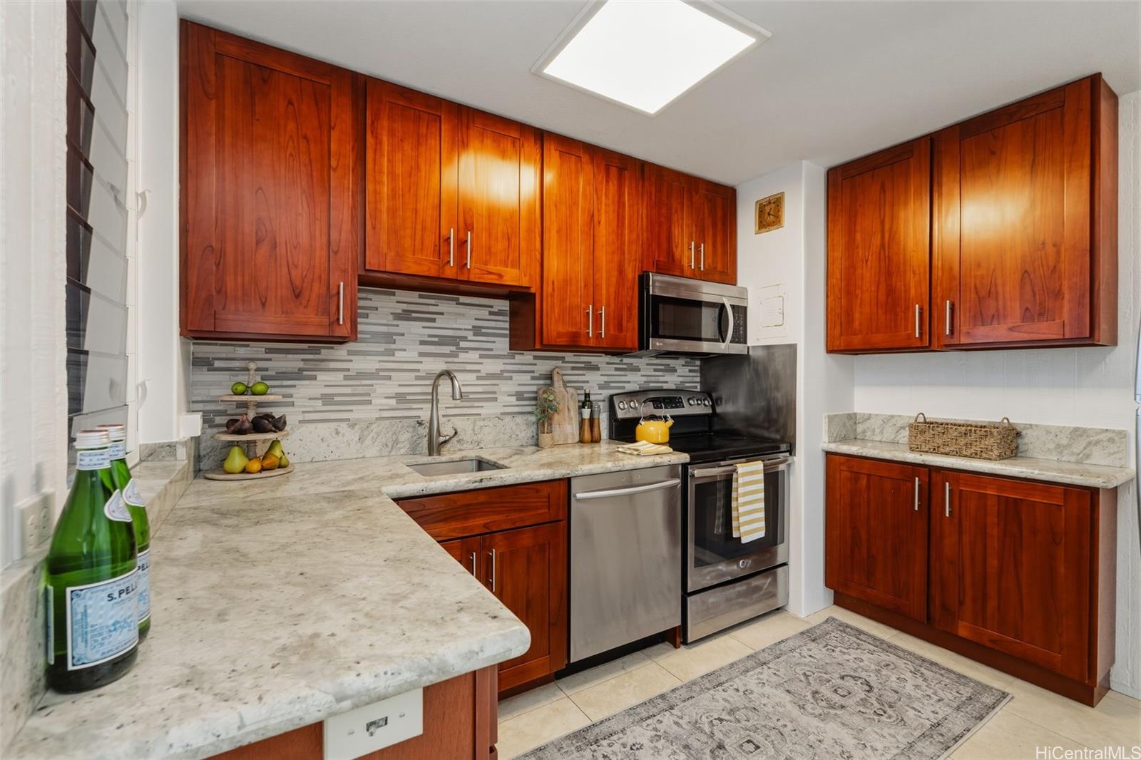2943 Kalakaua Avenue  Unit 707