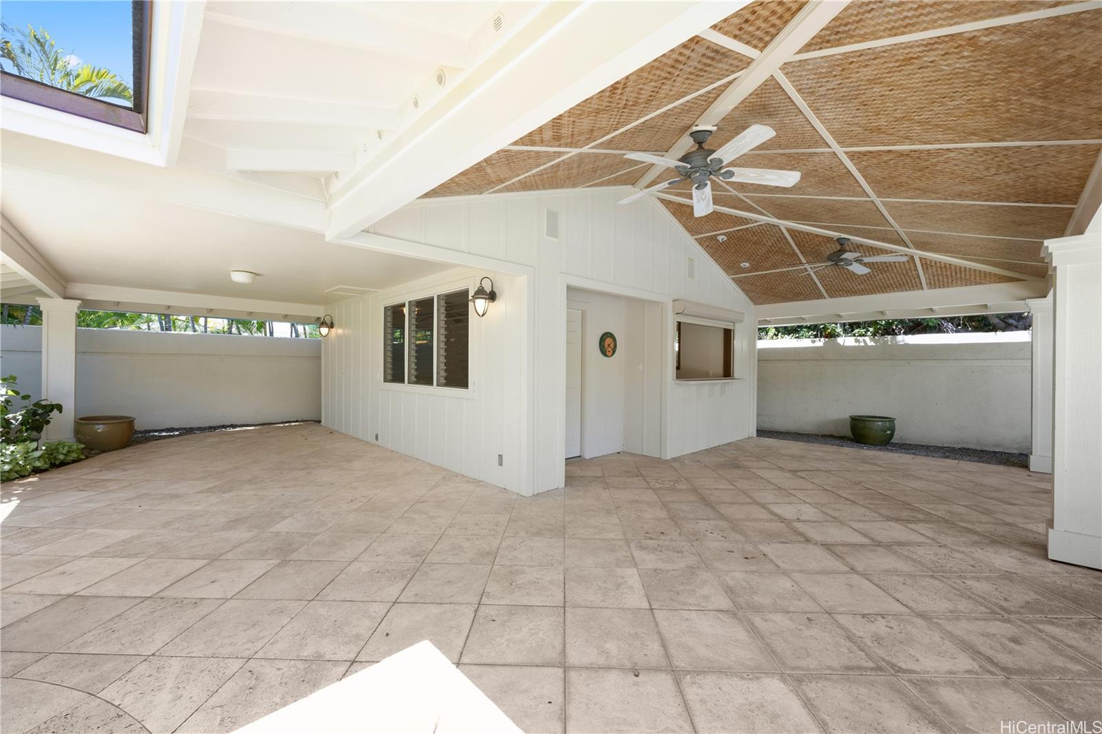 950 Kealaolu Avenue