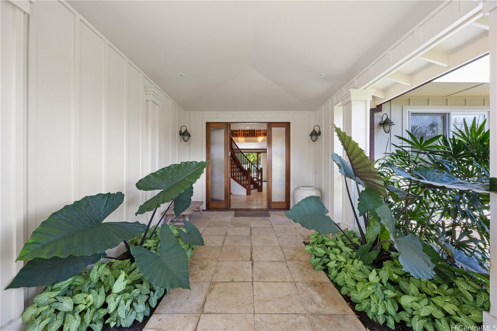 950 Kealaolu Avenue
