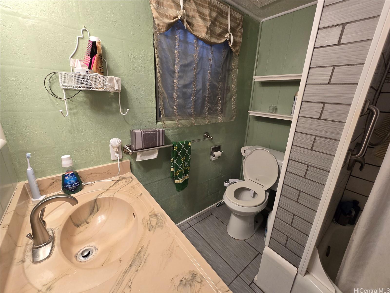 Photo 10 of 25