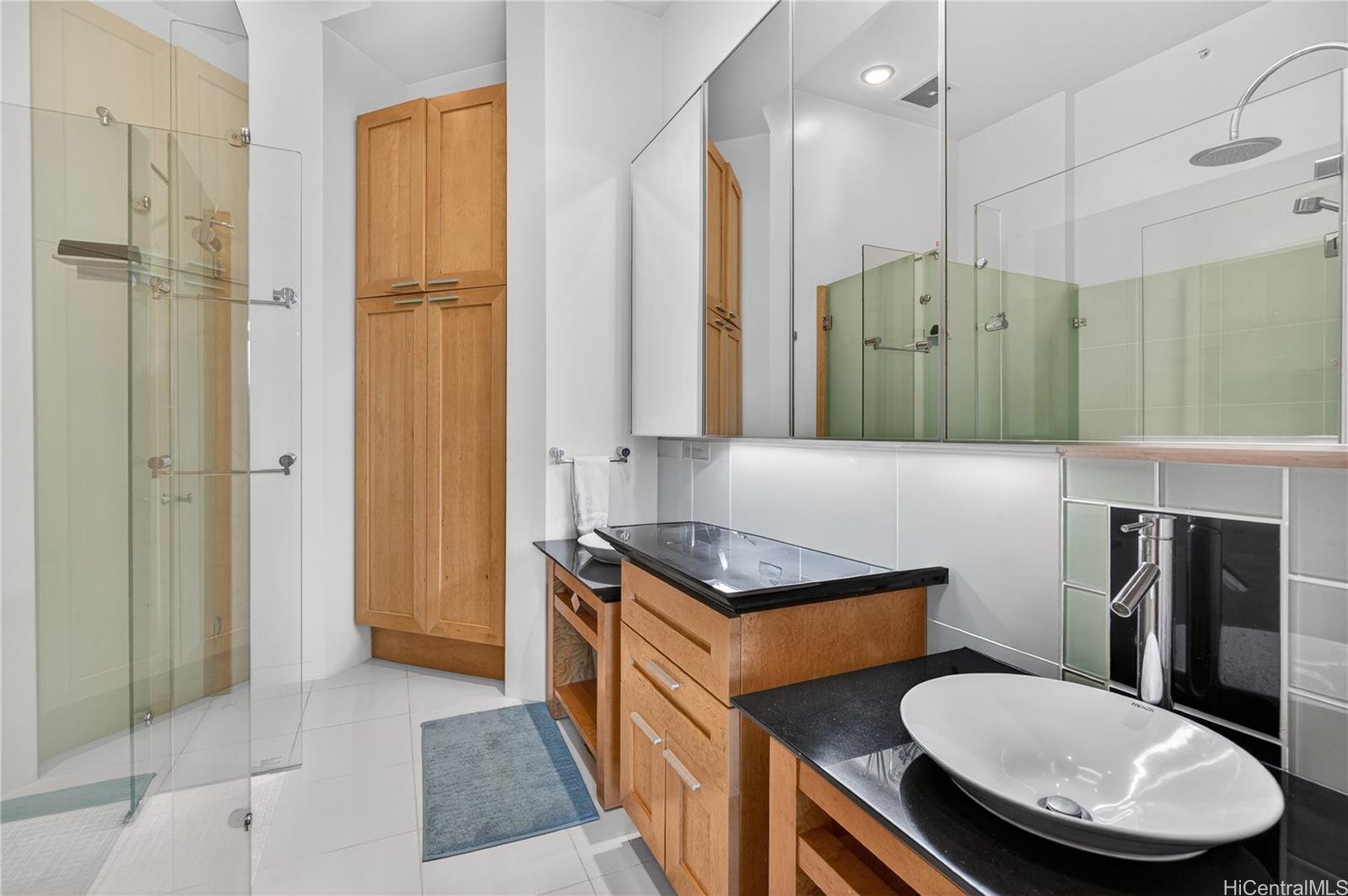 427 Launiu Street  Unit 501