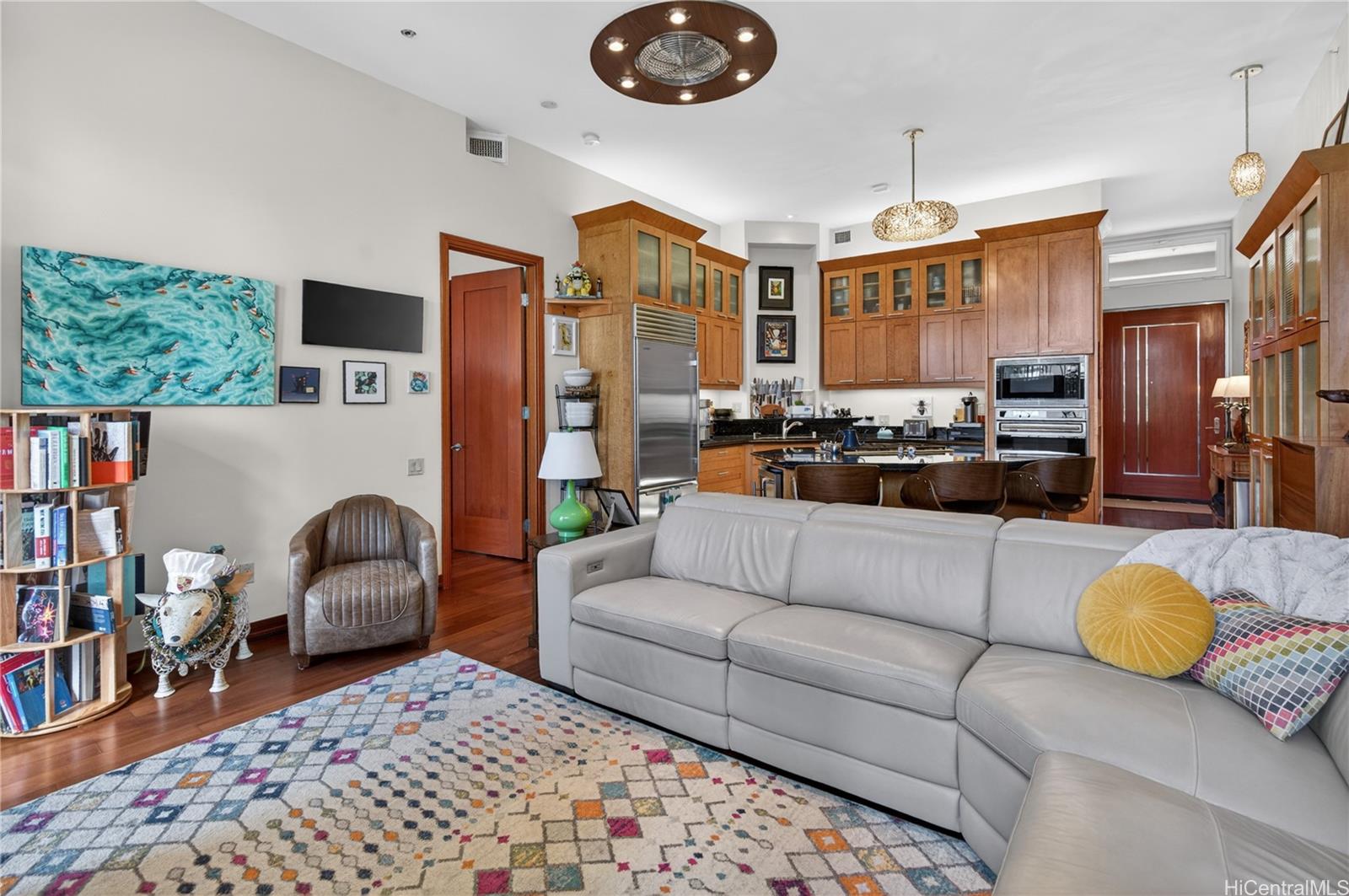 427 Launiu Street  Unit 501