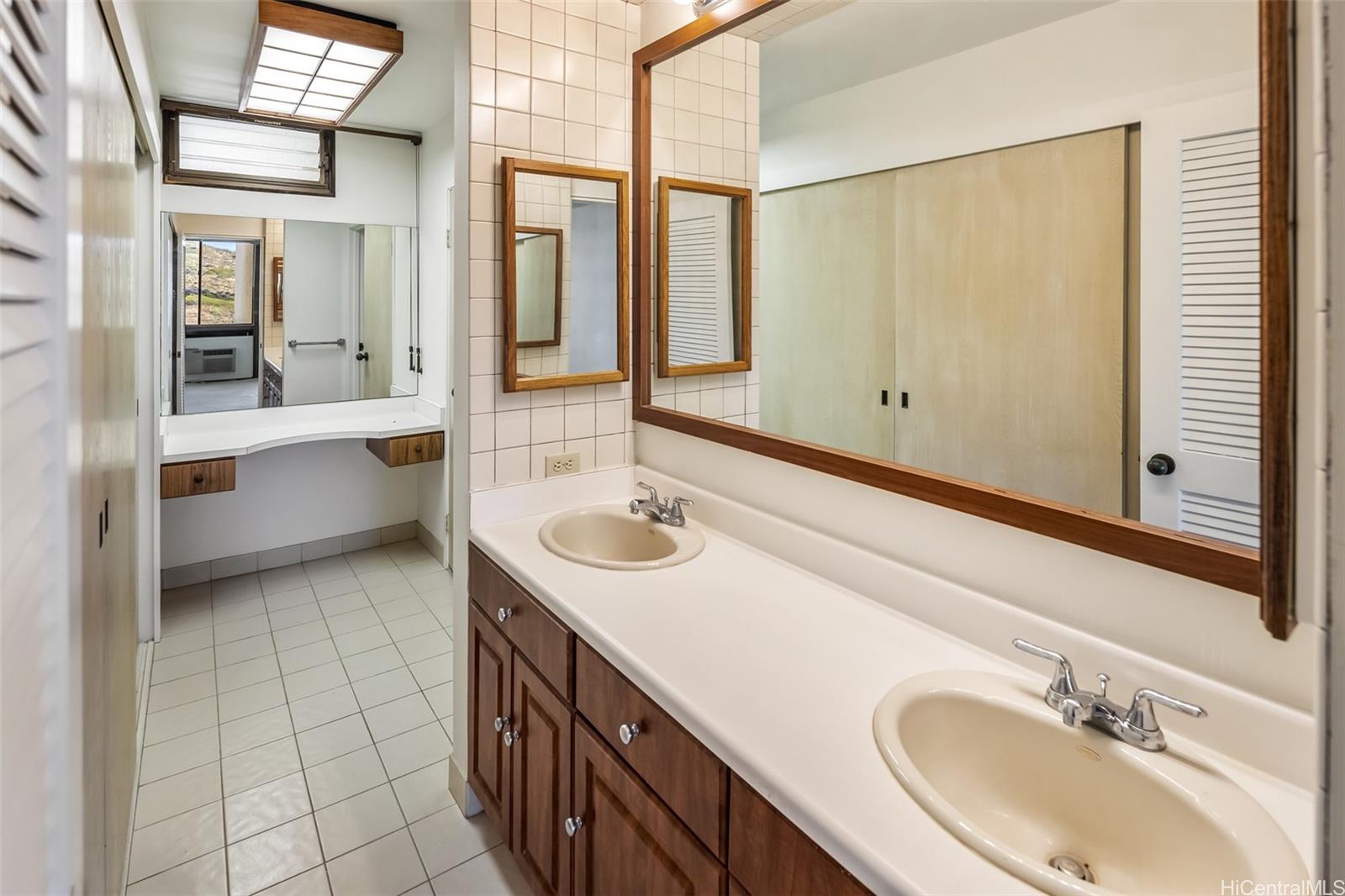 521 Hahaione Street  Unit 2-18K