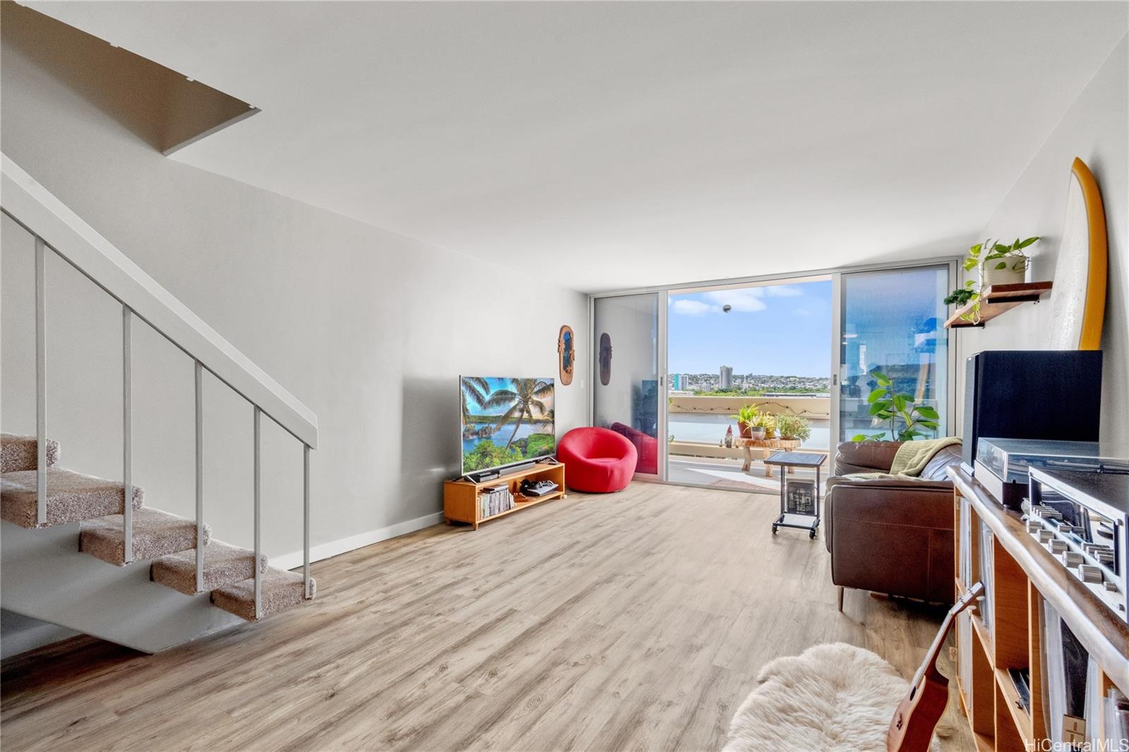500 University Avenue  Unit 928