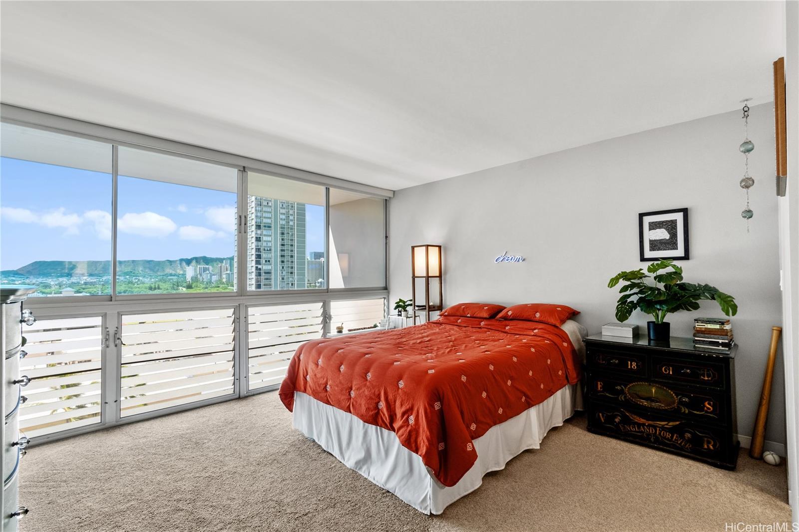 500 University Avenue  Unit 928