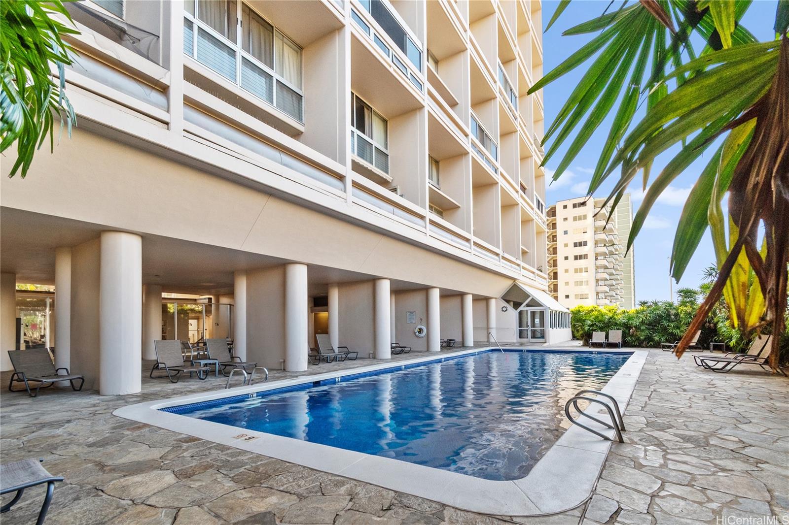 500 University Avenue  Unit 928