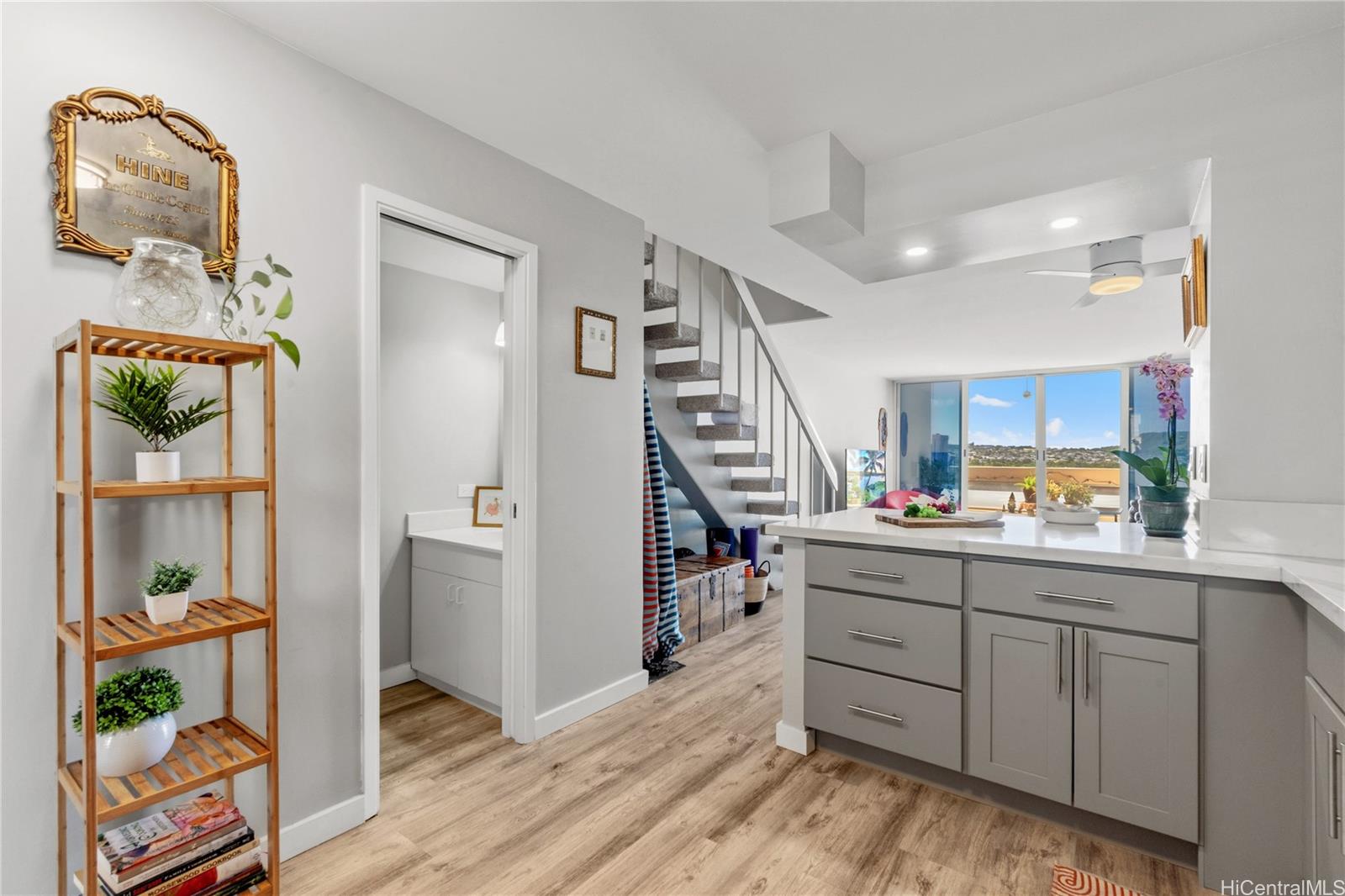 500 University Avenue  Unit 928