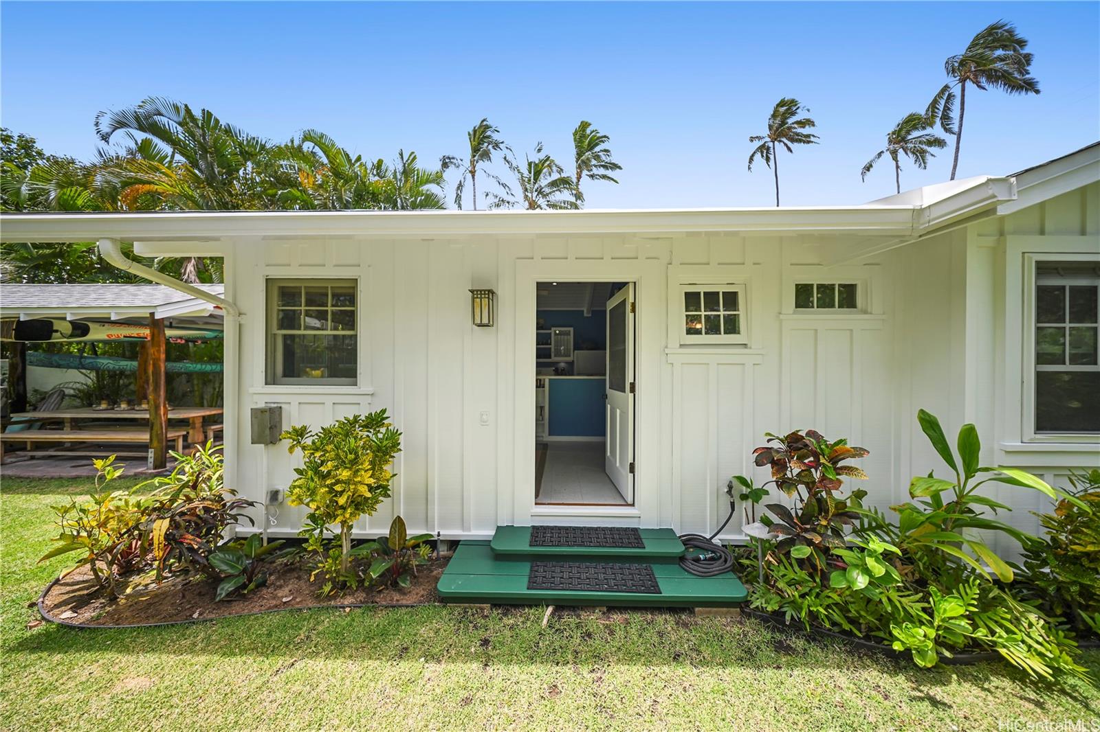 1414 Mokulua Drive