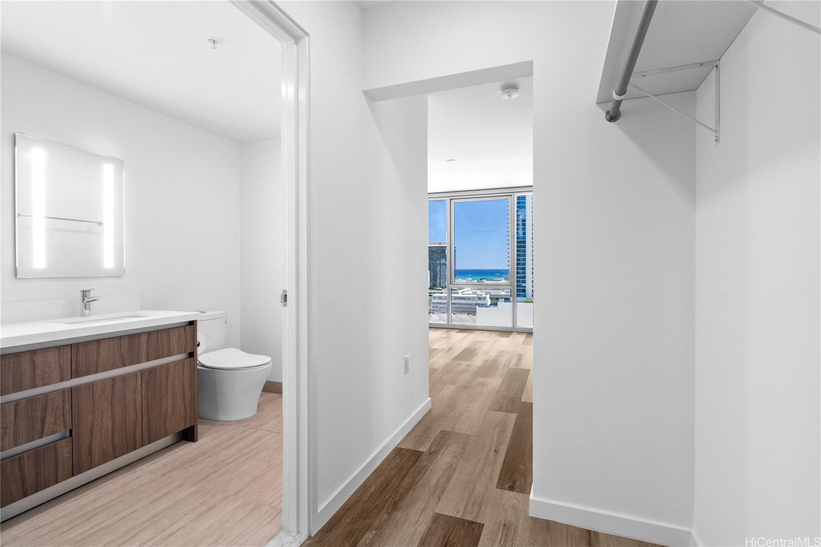 1500 Rycroft Street  Unit 1712R