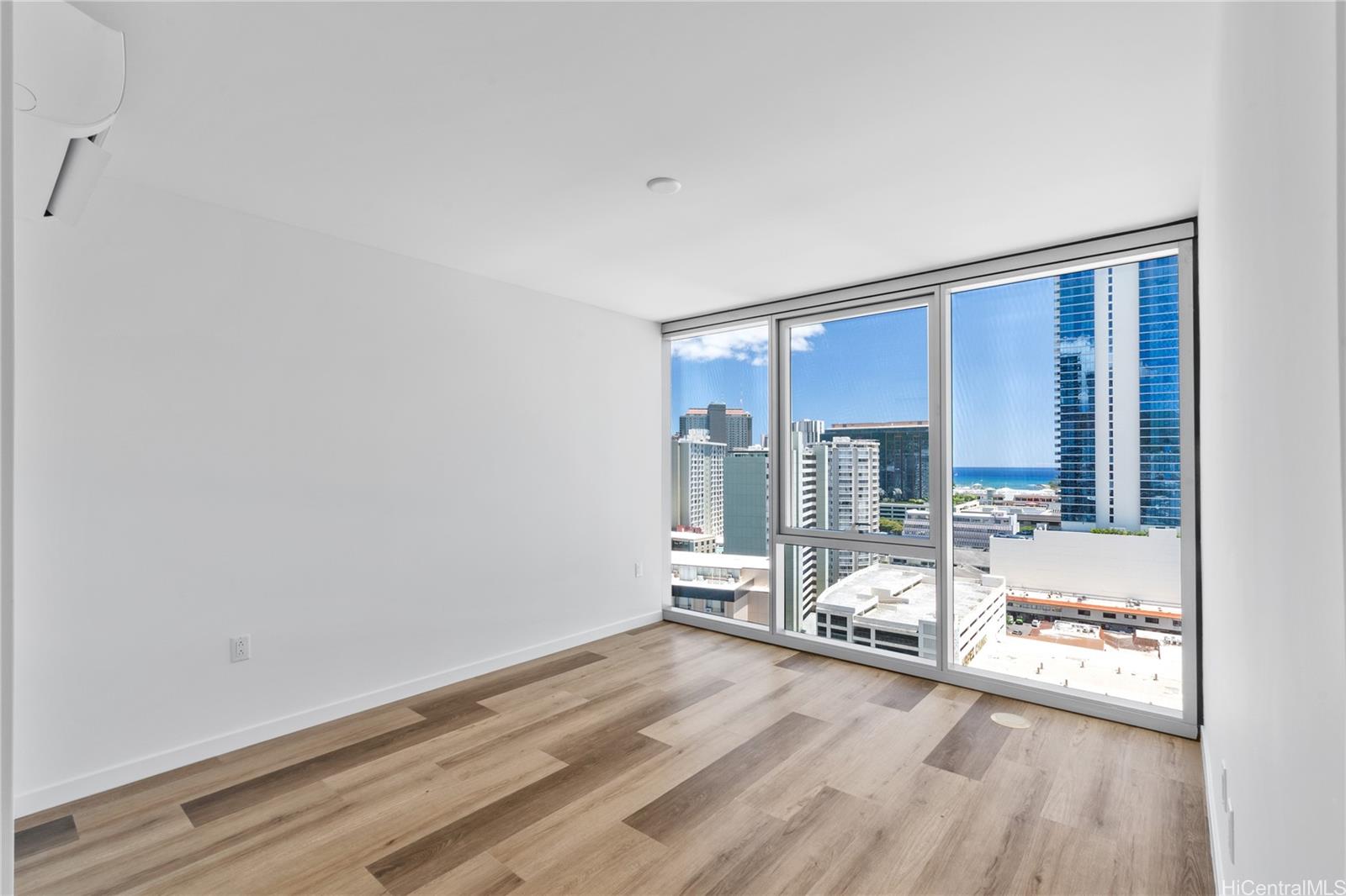 1500 Rycroft Street  Unit 1712R