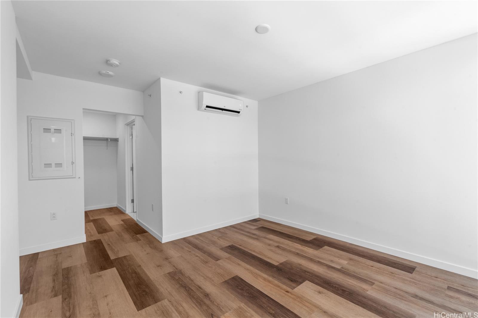 1500 Rycroft Street  Unit 1712R