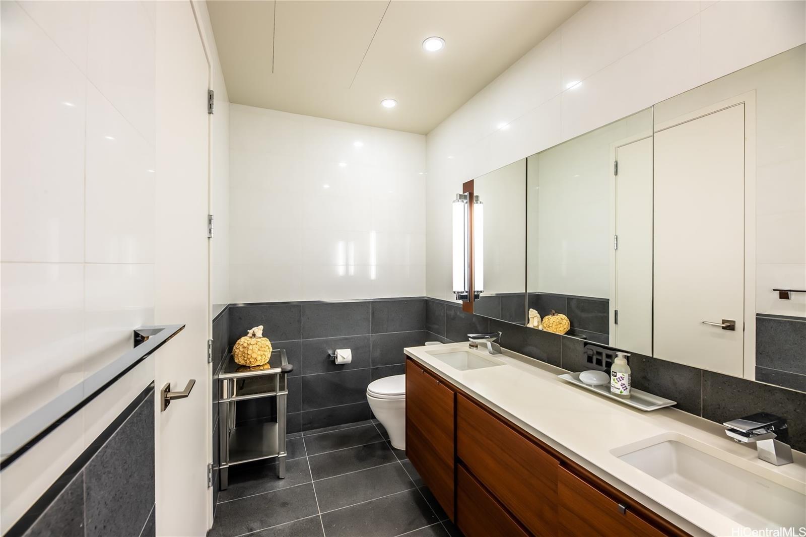 1108 Auahi Street  Unit 3305