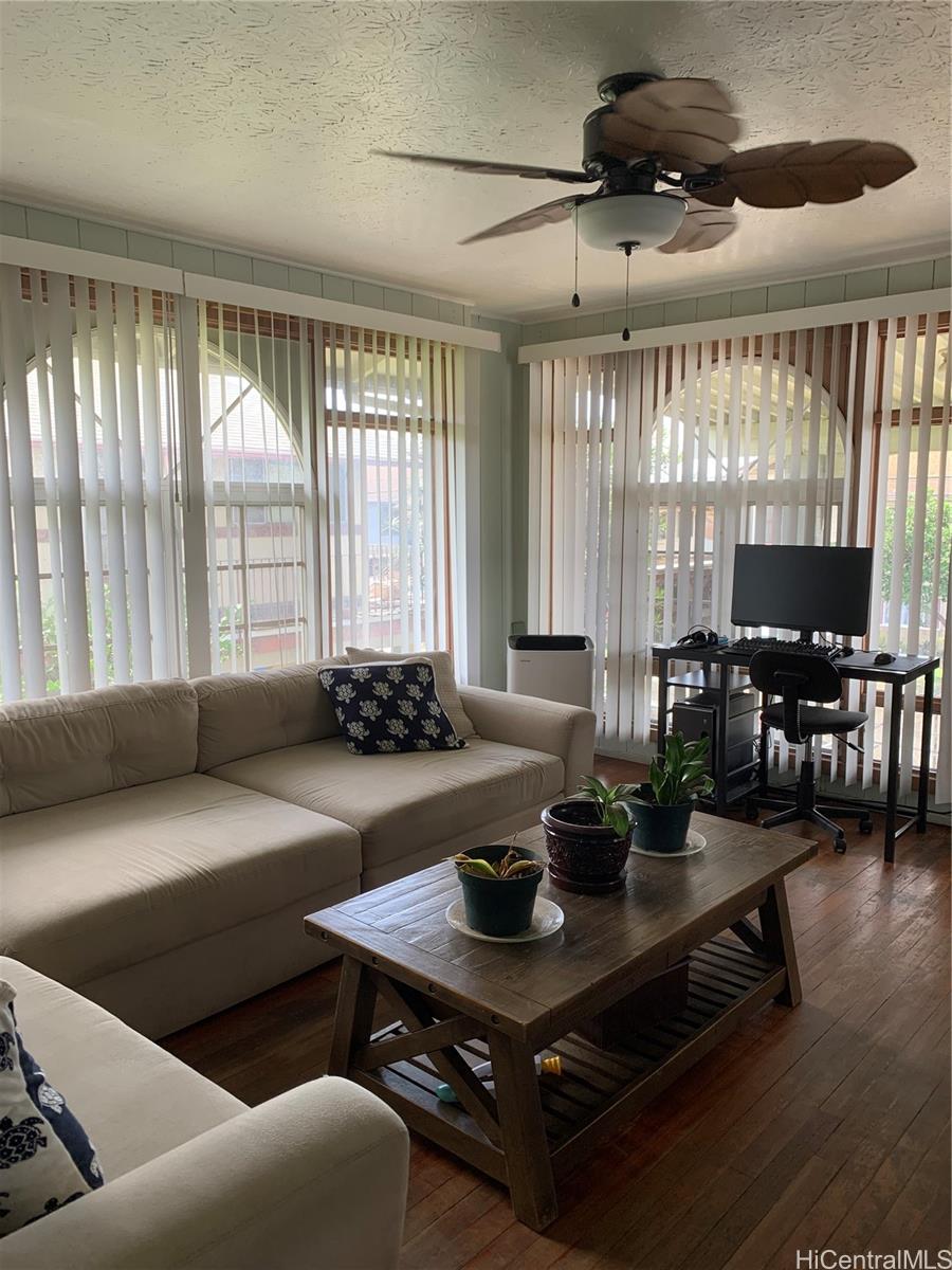 Photo 3 of 23