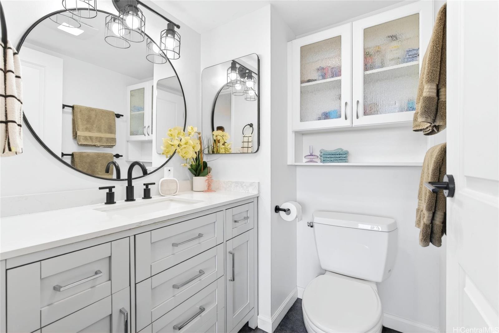 2754 Kuilei Street  Unit 704