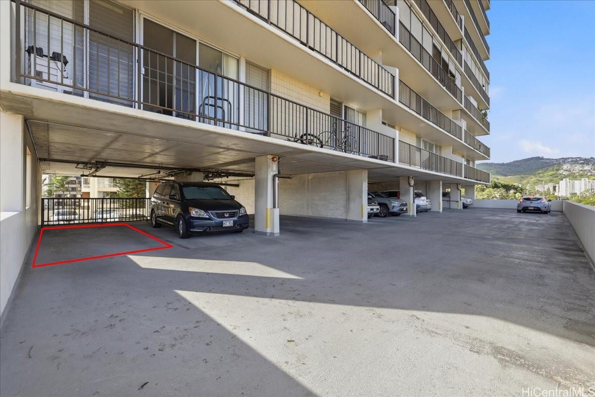 2754 Kuilei Street  Unit 704