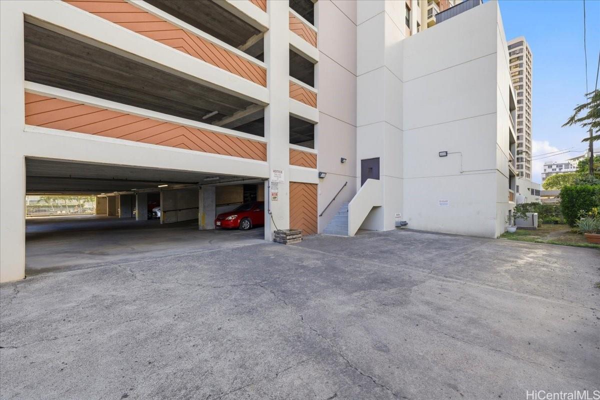 2754 Kuilei Street  Unit 704